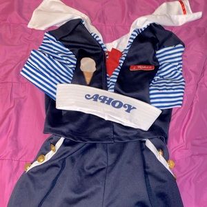 A Robin stranger things Halloween costume and hat